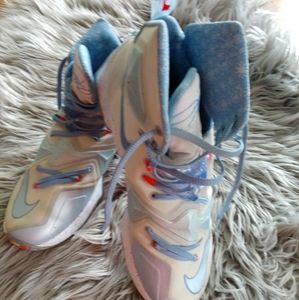 Nike LeBron 13 XIII Christmas White/Blue